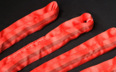 Flexible lifting strap